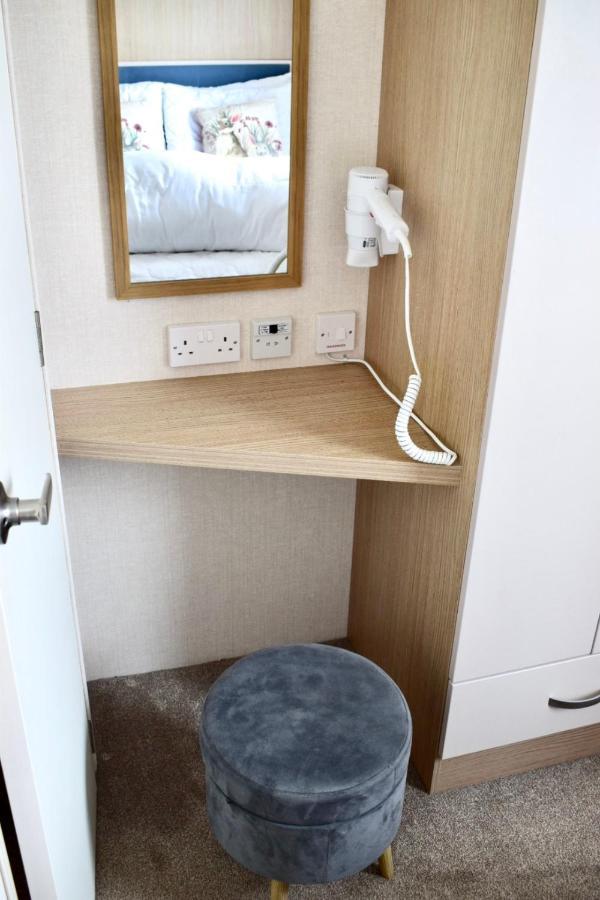 New Sea View Platinum Caravan With Huge Decking Newcastle upon Tyne Eksteriør billede