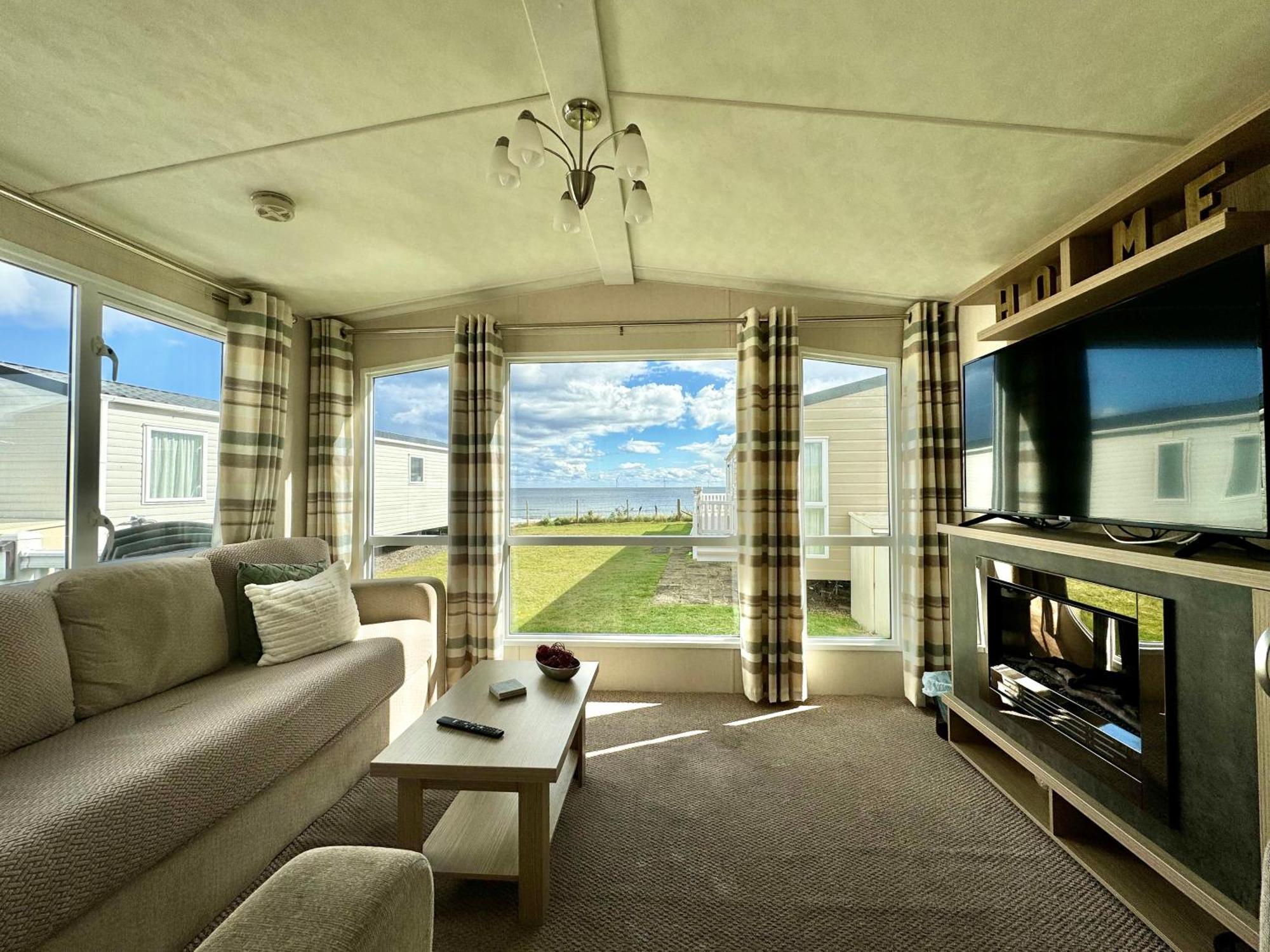 New Sea View Platinum Caravan With Huge Decking Newcastle upon Tyne Eksteriør billede
