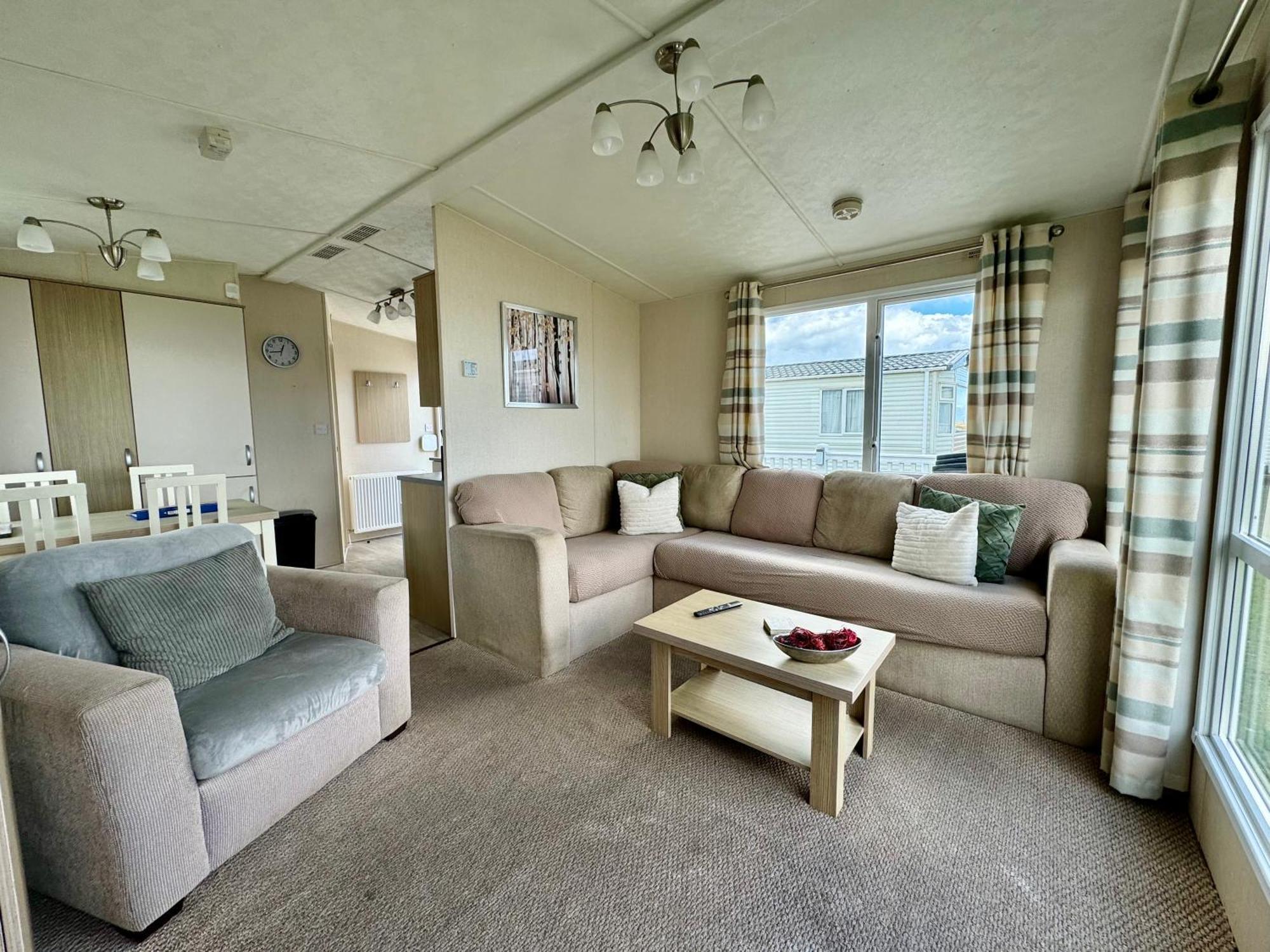 New Sea View Platinum Caravan With Huge Decking Newcastle upon Tyne Eksteriør billede