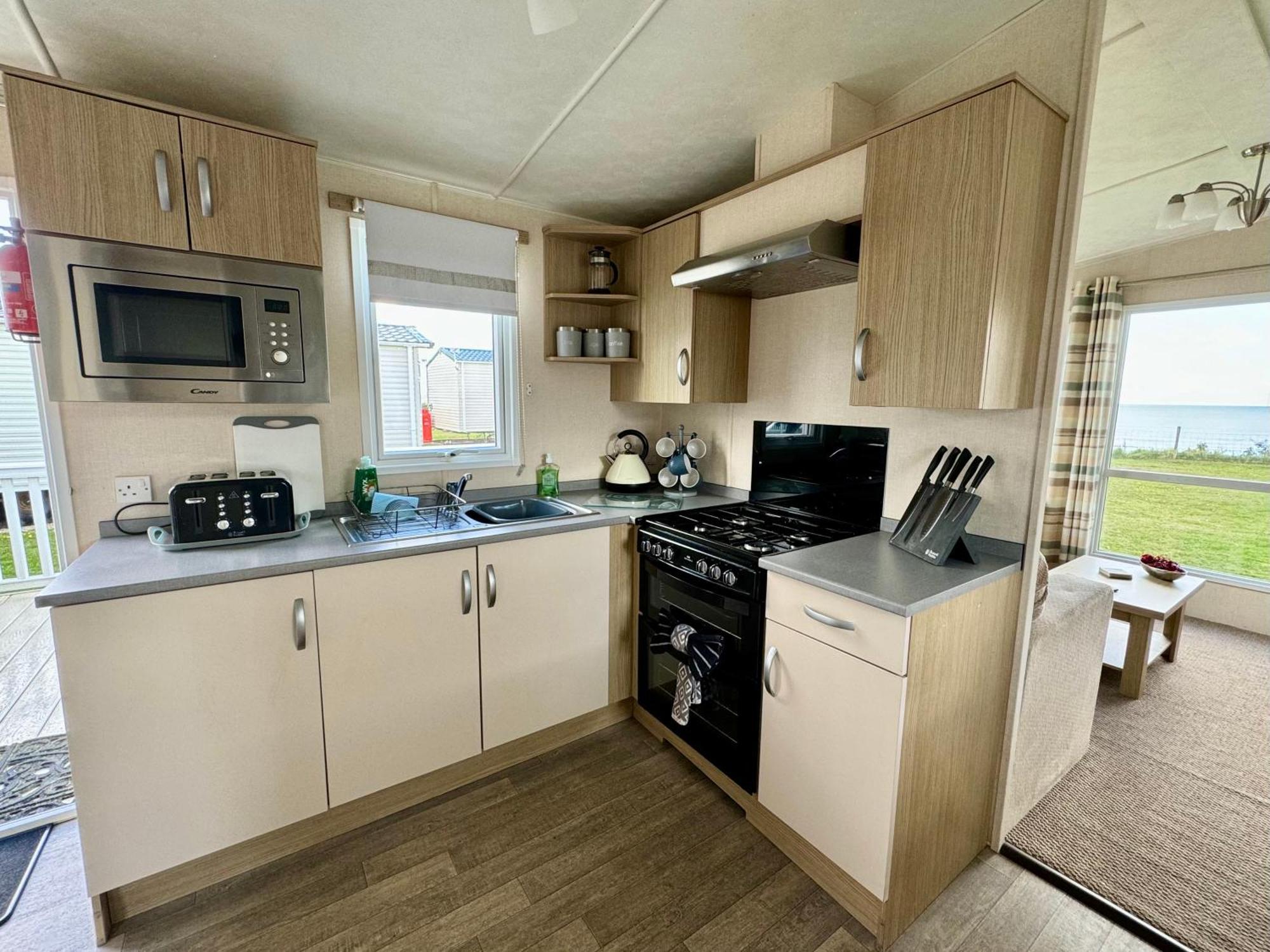 New Sea View Platinum Caravan With Huge Decking Newcastle upon Tyne Eksteriør billede